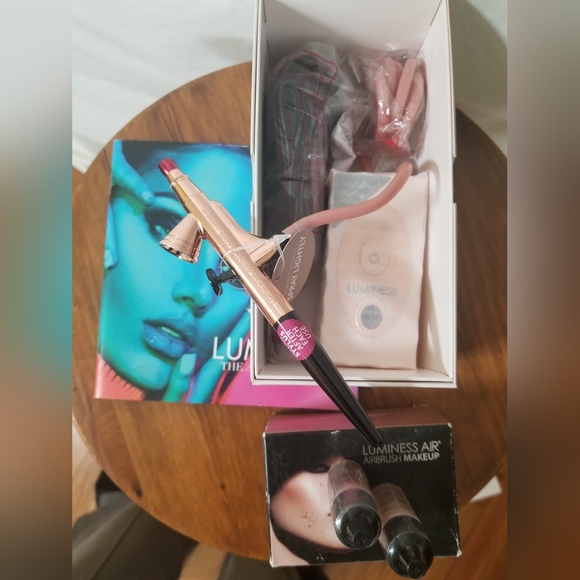 LUMINESS  Airbrush - Picture 3 of 3